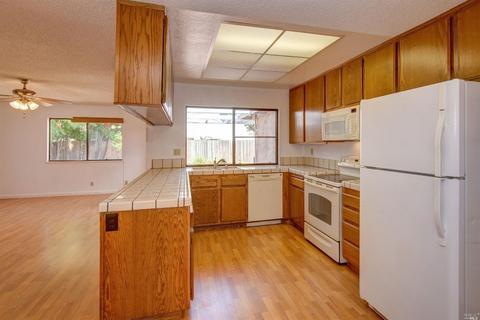 974 Suffolk Way, Fairfield, CA 94533 photo 4