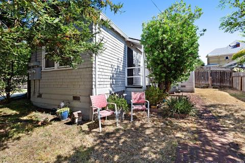 306 Walnut St, Petaluma, CA 94952 photo 1