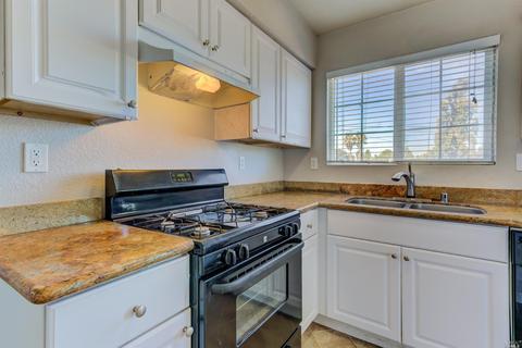 2013 Nottingham Dr, Fairfield, CA 94533 photo 10