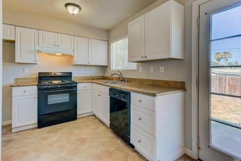 2013 Nottingham Dr, Fairfield, CA 94533 photo 9