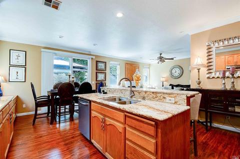 5809 Cabernet Dr, Vallejo, CA 94591 photo 4