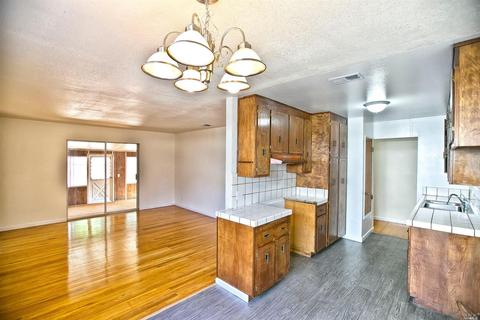 291 Cascade Dr, Vacaville, CA 95687 photo 4