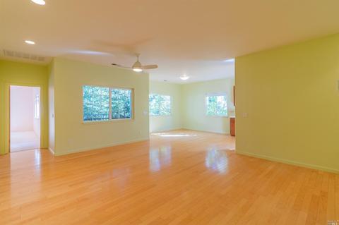 646 Dora Ave, Ukiah, CA 95482 photo 2