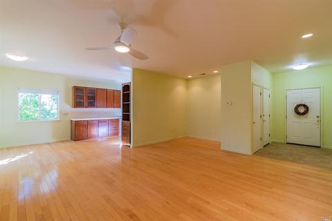 646 Dora Ave, Ukiah, CA 95482 photo 3
