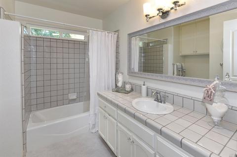 560 Pistachio Pl, Windsor, CA 95492 photo 34
