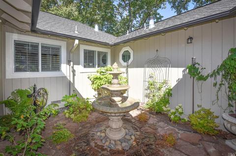 560 Pistachio Pl, Windsor, CA 95492 photo 4