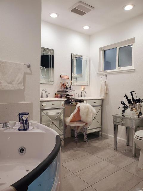 Undisclosed, Fairfield, CA 94533 photo 11
