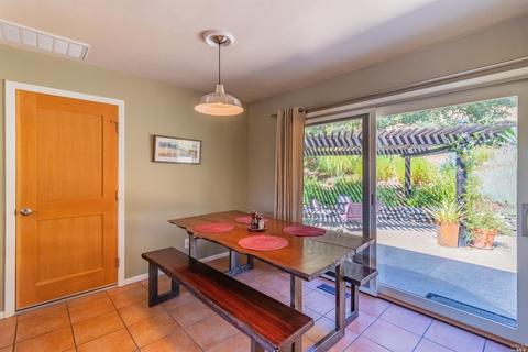 996 Davis Dr, Ukiah, CA 95482 photo 7