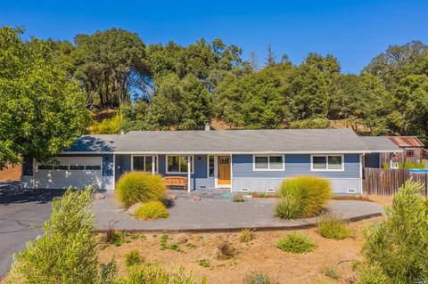 996 Davis Dr, Ukiah, CA 95482 photo 1