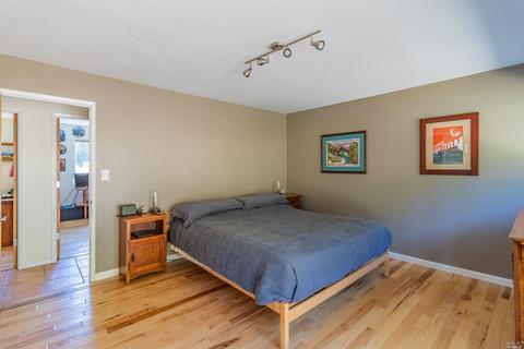 996 Davis Dr, Ukiah, CA 95482 photo 12
