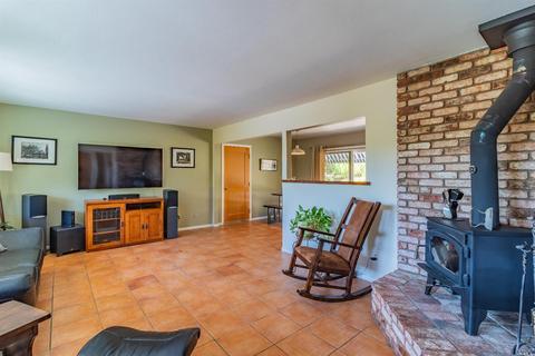 996 Davis Dr, Ukiah, CA 95482 photo 9