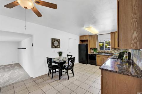 280 Markham Ave, Vacaville, CA 95688 photo 5