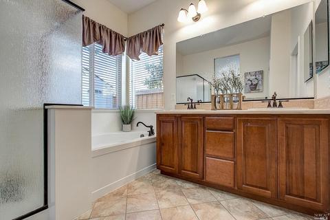 875 Hampton St, Vacaville, CA 95687 photo 32