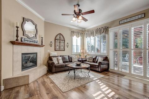 875 Hampton St, Vacaville, CA 95687 photo 6