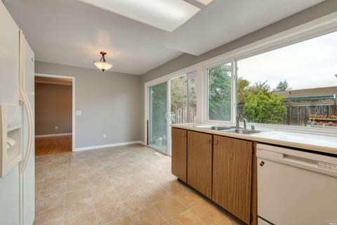 2033 Vista Ln, Petaluma, CA 94954 photo 19