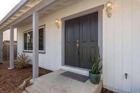 2033 Vista Ln, Petaluma, CA 94954 photo 4