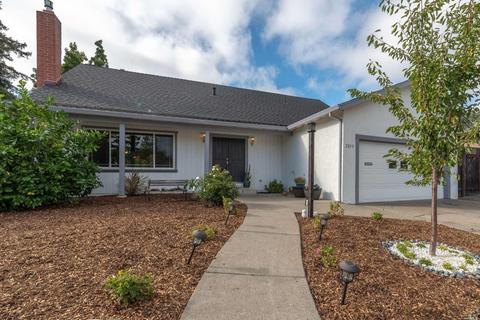 2033 Vista Ln, Petaluma, CA 94954 photo 2