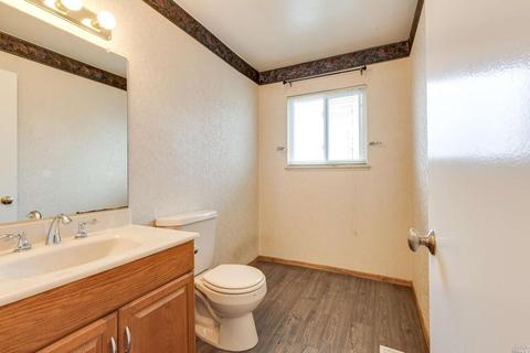 2033 Vista Ln, Petaluma, CA 94954 photo 20