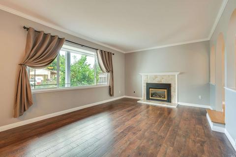 2033 Vista Ln, Petaluma, CA 94954 photo 8