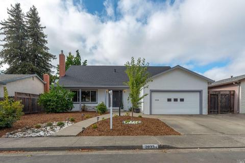 2033 Vista Ln, Petaluma, CA 94954 photo 1