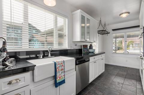 1451 Ohio St, Vallejo, CA 94590 photo 4