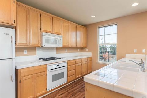 458 Emily Rose Cir, Windsor, CA 95492 photo 4