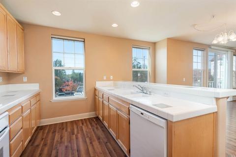 458 Emily Rose Cir, Windsor, CA 95492 photo 2