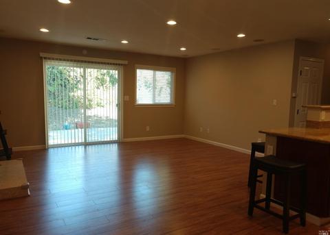 349 Adobe Dr, Vacaville, CA 95687 photo 4