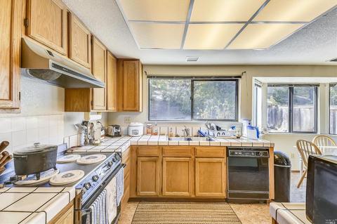 135 Breezewalk Dr, Vallejo, CA 94591 photo 7