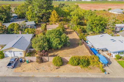 560 Zinfandel Dr, Ukiah, CA 95482 photo 2