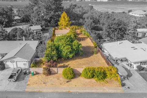560 Zinfandel Dr, Ukiah, CA 95482 photo 1