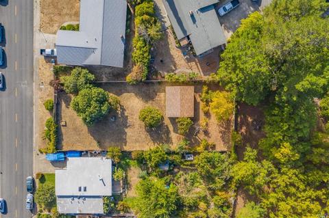 560 Zinfandel Dr, Ukiah, CA 95482 photo 3