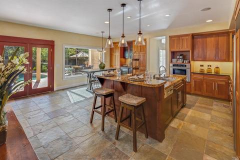 318 Whitethorn Ct, Windsor, CA 95492 photo 9