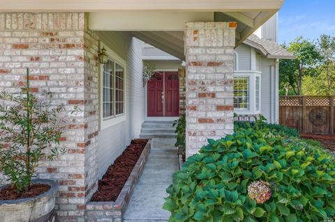 318 Whitethorn Ct, Windsor, CA 95492 photo 3