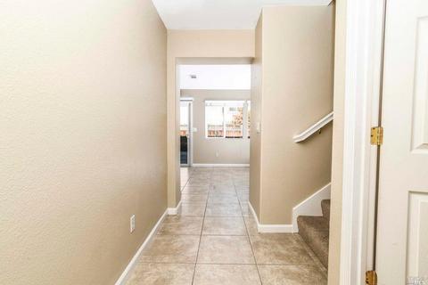 1635 Dewey St, Vallejo, CA 94590 photo 2