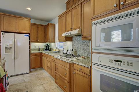 1071 Madrone Ave, Vallejo, CA 94592 photo 17