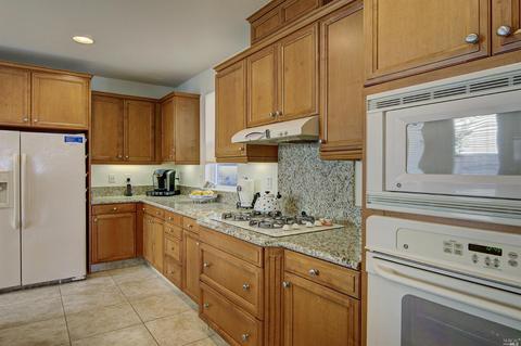 1071 Madrone Ave, Vallejo, CA 94592 photo 16