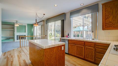 762 Pavilion Dr, Fairfield, CA 94534 photo 9