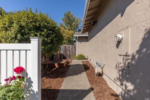 1840 Sutter Ct, Napa, CA 94559 photo 4