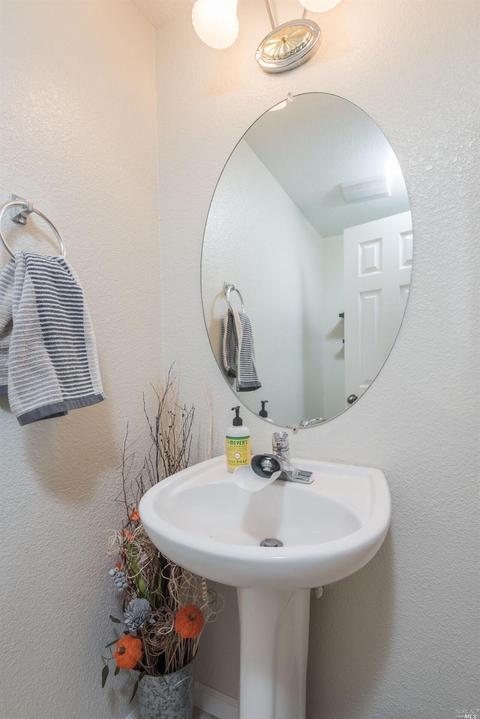 145 Decanter Cir, Windsor, CA 95492 photo 9