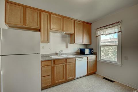 531 Wallace Ave, Vallejo, CA 94590 photo 4