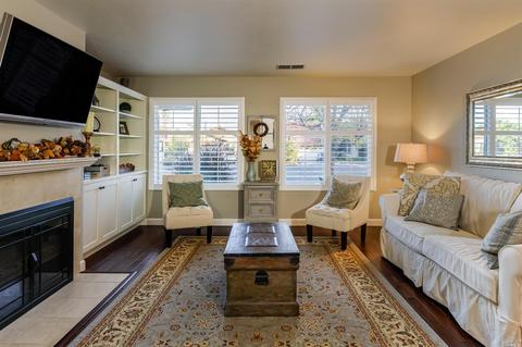 302 Olympic Ct, Petaluma, CA 94954 photo 5
