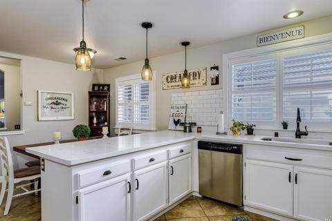302 Olympic Ct, Petaluma, CA 94954 photo 9
