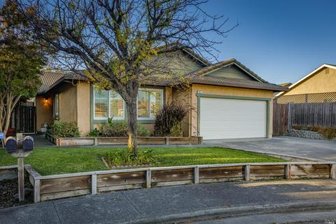 302 Olympic Ct, Petaluma, CA 94954 photo 1
