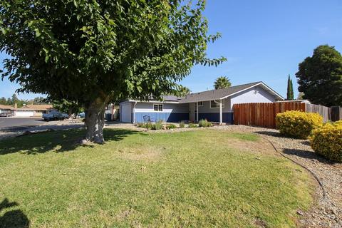 238 Arrowhead Dr, Vacaville, CA 95687 photo 4