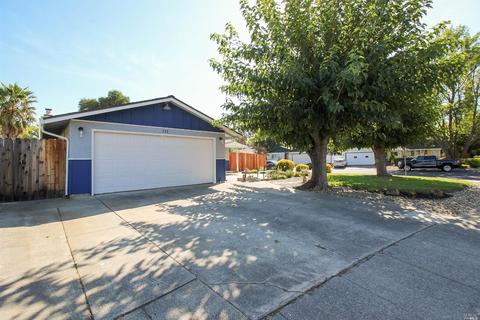 238 Arrowhead Dr, Vacaville, CA 95687 photo 2