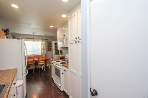 238 Arrowhead Dr, Vacaville, CA 95687 photo 9