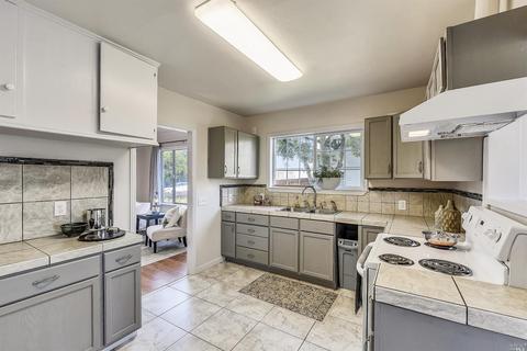 114 Nebraska St, Vallejo, CA 94590 photo 18