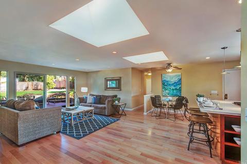 3541 Deer Park Ct Santa Rosa Ca 95404 Mls 21926831 Movoto Com