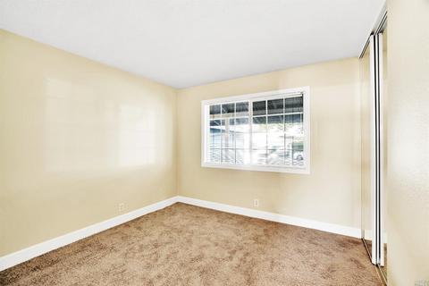 213 Cascade Dr, Vacaville, CA 95687 photo 13